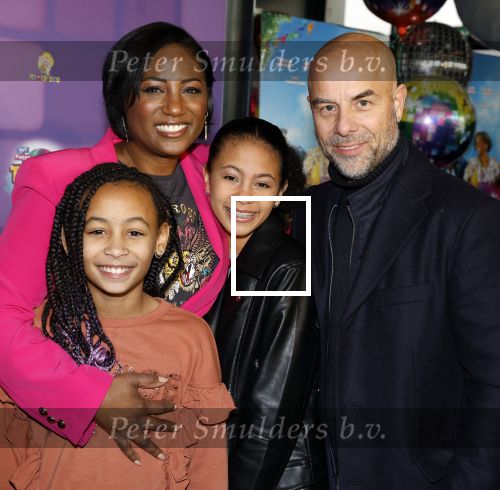 Amsterdam 17 december 2022
Premiere het feest van tante Ria in Pathe Noord .
Cast bestaat oa uit Najib Amhali Tooske Ragas Edo Brunner Edsilia Rombley Jack v gelder Pim Muda Thimo v Haaren  Ridder v Kooten Esther Mbire en Piet Tomassen. Edsilia Rombley kwam met haar man Tjeerd Oosterhuyis , hun kinderen en moeder en schoonmoeder