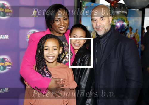 Amsterdam 17 december 2022
Premiere het feest van tante Ria in Pathe Noord .
Cast bestaat oa uit Najib Amhali Tooske Ragas Edo Brunner Edsilia Rombley Jack v gelder Pim Muda Thimo v Haaren  Ridder v Kooten Esther Mbire en Piet Tomassen. Edsilia Rombley kwam met haar man Tjeerd Oosterhuyis , hun kinderen en moeder en schoonmoeder