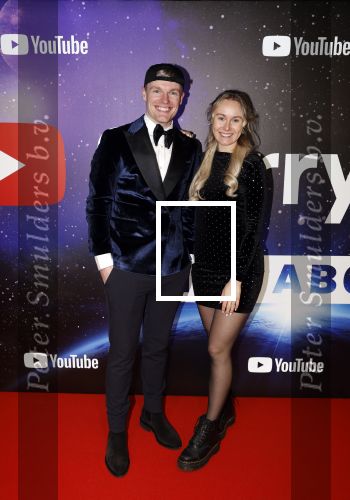Amsterdam 13 december 2022
YouTube event in Tuschinski. Enzo Knol met vriendin Myron Koops