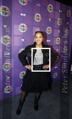 Amsterdam 17 december 2022
Premiere het feest van tante Ria in Pathe Noord .
Cast bestaat oa uit Najib Amhali Tooske Ragas Edo Brunner Edsilia Rombley Jack v gelder Pim Muda Thimo v Haaren  Ridder v Kooten Esther Mbire en Piet Tomassen.