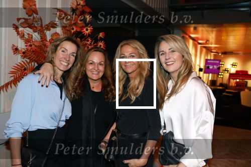 Amsterdam 9 december 2022
Masters of luxury in de RAI. Esther Smeding met vriendinnen