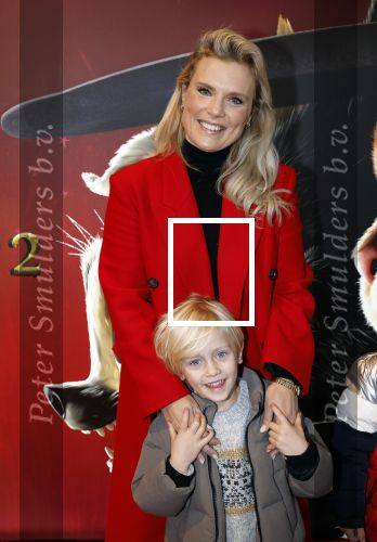 Amsterdam 10 december 2022
Premiere de gelaarsde kat in Pathe Arena .
Eveline Stallaart met zoon en vriendjes