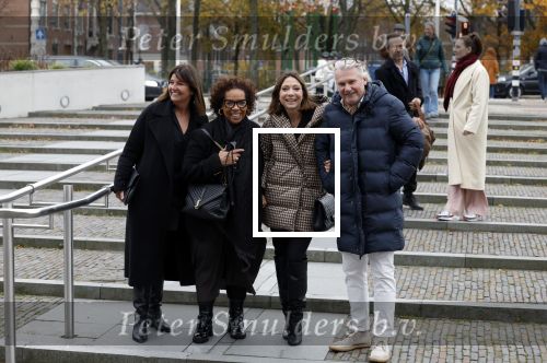Haarlem 4 december 2022
Premiere Igone de Jongh in de schouwburg van Haarlem . May Britt Mobach met man Ewart v d Horst en Ineke Tan