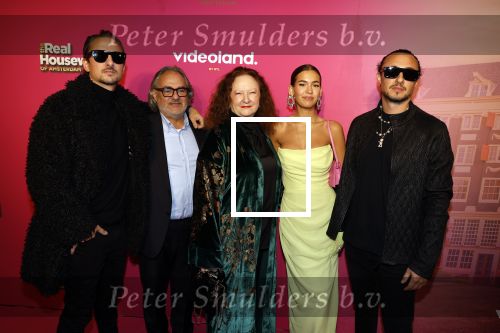 Amsterdam 22 november 2022
Presentatie Real Housewifes of Amsterdam in Hotel Krasnapolsky  van Videoland. Susanne Klibansky en Louis Klibansky met zijn ouders Leon Klibansky en Immechien Klibansky en broer Joseph Klibansky en partner Victoria Waldau
