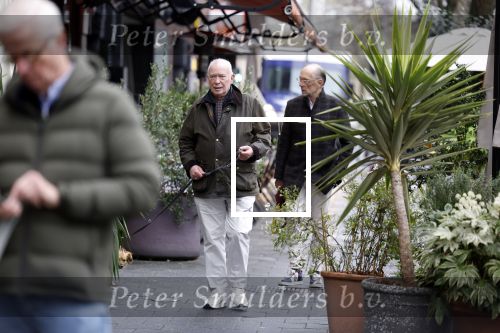 Amsterdam 18 november 2022
Frans Mulder met partner en hun hondje in Amsterdam zuid.