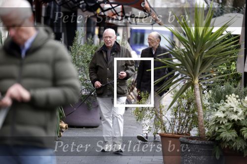 Amsterdam 18 november 2022
Frans Mulder met partner en hun hondje in Amsterdam zuid.