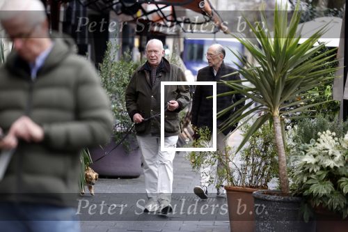 Amsterdam 18 november 2022
Frans Mulder met partner en hun hondje in Amsterdam zuid.