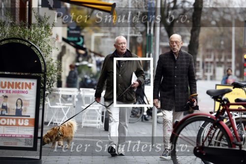 Amsterdam 18 november 2022
Frans Mulder met partner en hun hondje in Amsterdam zuid.