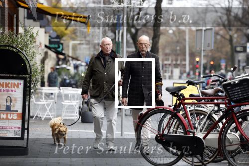 Amsterdam 18 november 2022
Frans Mulder met partner en hun hondje in Amsterdam zuid.