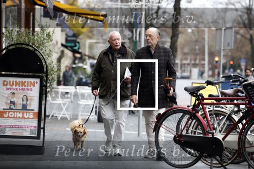 Amsterdam 18 november 2022
Frans Mulder met partner en hun hondje in Amsterdam zuid.