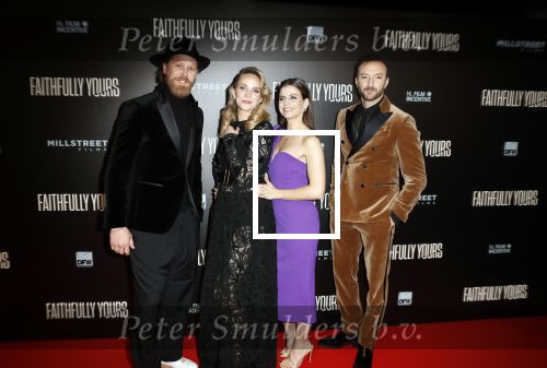 Amsterdam 19 december 2022
Premiere Faithfully Yours in Tuschinski
Gijs Naber Bracha v Doesburgh Nasrdin Dchar en Elise Schaap