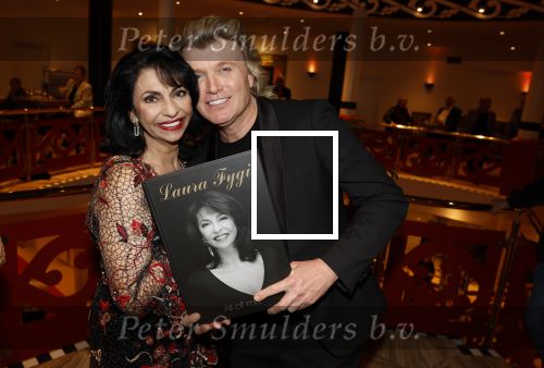 Zeist 27 november 2022
Presentatie boek en concert Laura Fygi in in Fygi Hotel.
Laura krijgt ook nog een koninklijke onderscheiding. Hans Klok