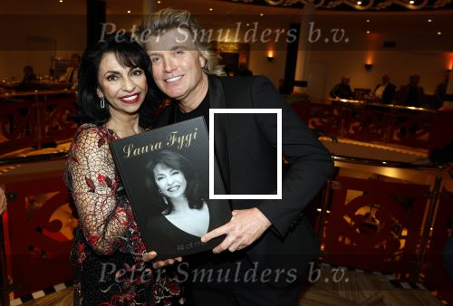 Zeist 27 november 2022
Presentatie boek en concert Laura Fygi in in Fygi Hotel.
Laura krijgt ook nog een koninklijke onderscheiding. Hans Klok