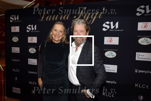 Zeist 27 november 2022
Presentatie boek en concert Laura Fygi in in Fygi Hotel.
Laura krijgt ook nog een koninklijke onderscheiding. Henkjan Smits met vrouw
