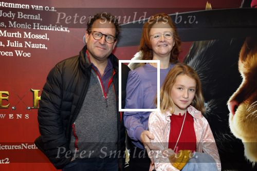 Amsterdam 10 december 2022
Premiere de gelaarsde kat in Pathe Arena .
Hilke Bierman met partner Thijs van Aken en dochter