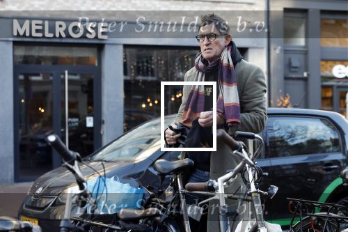 Amsterdam 15december 2022
Huub v d Lubbe doet boodschappen