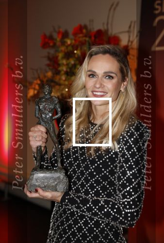 Amsterdam 21 december 2022
Sportman en Sportvrouw van het jaar Gala in AFAS Live. Sportvrouw van het jaar Irene Schouten . Ook haar maan DirkJan Mak was aanwezig.