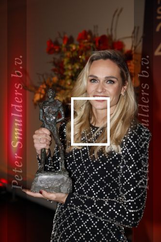 Amsterdam 21 december 2022
Sportman en Sportvrouw van het jaar Gala in AFAS Live. Sportvrouw van het jaar Irene Schouten . Ook haar maan DirkJan Mak was aanwezig.