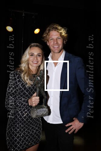 Amsterdam 21 december 2022
Sportman en Sportvrouw van het jaar Gala in AFAS Live. Sportvrouw van het jaar Irene Schouten . Ook haar maan DirkJan Mak was aanwezig.