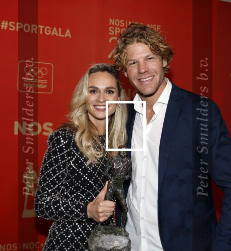 Amsterdam 21 december 2022
Sportman en Sportvrouw van het jaar Gala in AFAS Live. Sportvrouw van het jaar Irene Schouten . Ook haar maan DirkJan Mak was aanwezig.