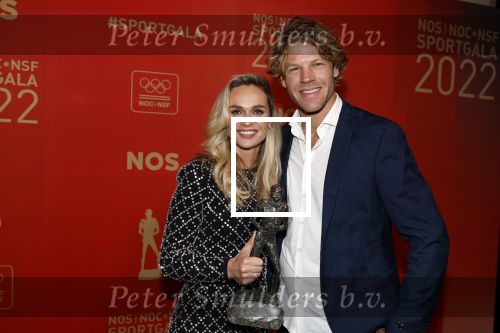 Amsterdam 21 december 2022
Sportman en Sportvrouw van het jaar Gala in AFAS Live. Sportvrouw van het jaar Irene Schouten . Ook haar maan DirkJan Mak was aanwezig.