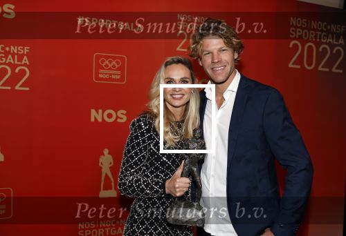 Amsterdam 21 december 2022
Sportman en Sportvrouw van het jaar Gala in AFAS Live. Sportvrouw van het jaar Irene Schouten . Ook haar maan DirkJan Mak was aanwezig.