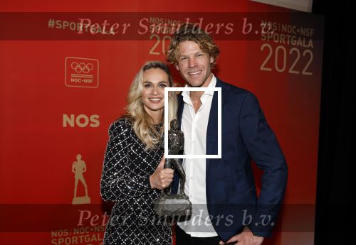 Amsterdam 21 december 2022
Sportman en Sportvrouw van het jaar Gala in AFAS Live. Sportvrouw van het jaar Irene Schouten . Ook haar maan DirkJan Mak was aanwezig.
