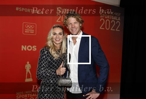 Amsterdam 21 december 2022
Sportman en Sportvrouw van het jaar Gala in AFAS Live. Sportvrouw van het jaar Irene Schouten . Ook haar maan DirkJan Mak was aanwezig.
