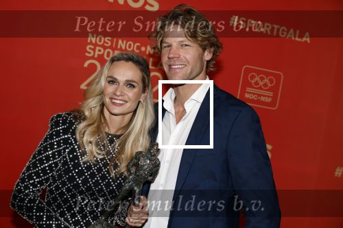 Amsterdam 21 december 2022
Sportman en Sportvrouw van het jaar Gala in AFAS Live. Sportvrouw van het jaar Irene Schouten . Ook haar maan DirkJan Mak was aanwezig.