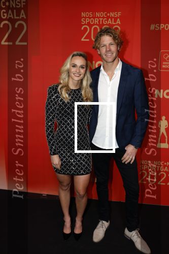 Amsterdam 21 december 2022
Sportman en Sportvrouw van het jaar Gala in AFAS Live. Sportvrouw van het jaar Irene Schouten . Ook haar maan DirkJan Mak was aanwezig.