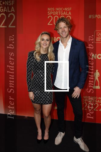 Amsterdam 21 december 2022
Sportman en Sportvrouw van het jaar Gala in AFAS Live. Sportvrouw van het jaar Irene Schouten . Ook haar maan DirkJan Mak was aanwezig.