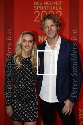 Amsterdam 21 december 2022
Sportman en Sportvrouw van het jaar Gala in AFAS Live. Sportvrouw van het jaar Irene Schouten . Ook haar maan DirkJan Mak was aanwezig.