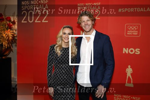 Amsterdam 21 december 2022
Sportman en Sportvrouw van het jaar Gala in AFAS Live. Sportvrouw van het jaar Irene Schouten . Ook haar maan DirkJan Mak was aanwezig.