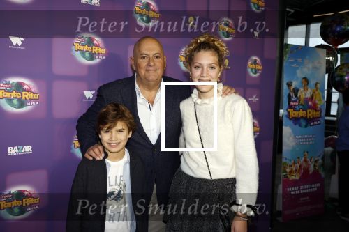 Amsterdam 17 december 2022
Premiere het feest van tante Ria in Pathe Noord .
Jack v Gelder kwam met zijn kleinkinderen