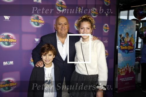 Amsterdam 17 december 2022
Premiere het feest van tante Ria in Pathe Noord .
Jack v Gelder kwam met zijn kleinkinderen