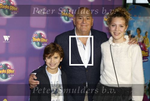 Amsterdam 17 december 2022
Premiere het feest van tante Ria in Pathe Noord .
Jack v Gelder kwam met zijn kleinkinderen