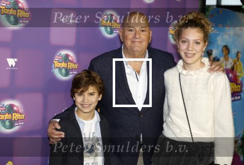 Amsterdam 17 december 2022
Premiere het feest van tante Ria in Pathe Noord .
Jack v Gelder kwam met zijn kleinkinderen