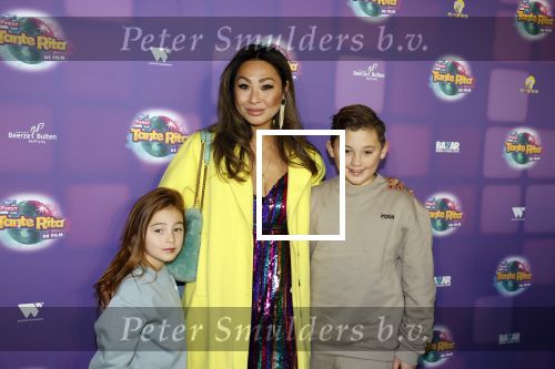 Amsterdam 17 december 2022
Premiere het feest van tante Ria in Pathe Noord .
Cast bestaat oa uit Najib Amhali Tooske Ragas Edo Brunner Edsilia Rombley Jack v gelder Pim Muda Thimo v Haare Janine Kho met kinderen en partner