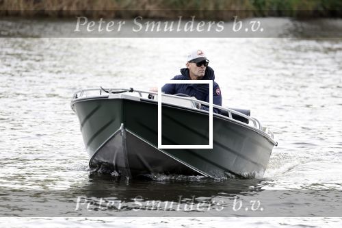 Amsterdam, 10 November 2022
Jeroen v d Boom vissend op de Amstel op zijn bootje