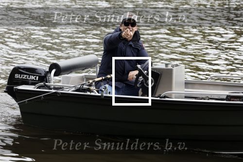 Amsterdam, 10 November 2022
Jeroen v d Boom vissend op de Amstel op zijn bootje