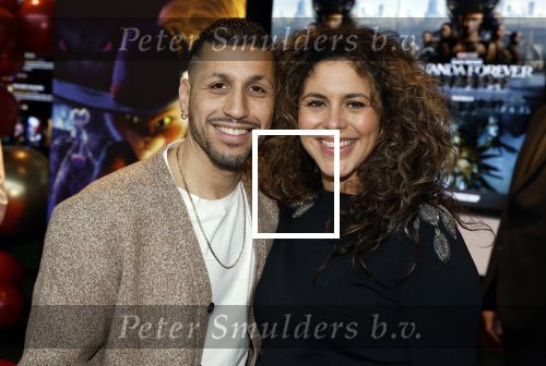 Amsterdam 10 december 2022
Premiere de gelaarsde kat in Pathe Arena . Jody Bernal met zijn vrouw