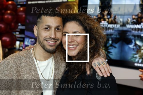 Amsterdam 10 december 2022
Premiere de gelaarsde kat in Pathe Arena . Jody Bernal met zijn vrouw