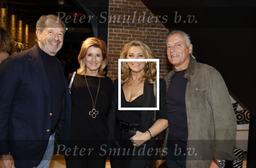 Naarden 24 november 2022
Presentatie van nieuwe lijn van Monique des Bouvrie in het Arsenaal. Jos Bles met zijn vrouw en Rene v Dam met zijn vrouw
