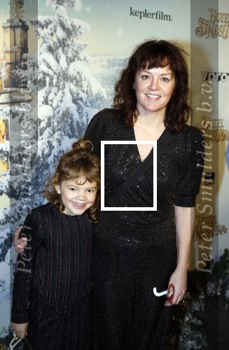 Amsterdam 11 december 2022
Premiere Hotel Sinestra in Pathe Noord 
Juliette van Ardenne met haar dochter Dees