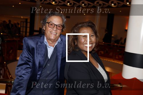 Zeist 27 november 2022
Presentatie boek en concert Laura Fygi in in Fygi Hotel.
Laura krijgt ook nog een koninklijke onderscheiding. Justine Pelmelay met haar man