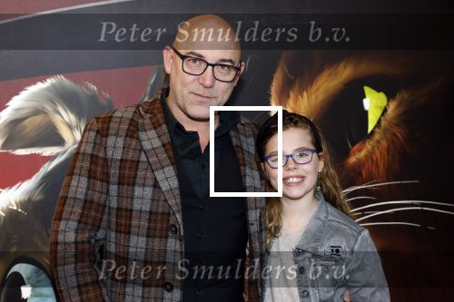 Amsterdam 10 december 2022
Premiere de gelaarsde kat in Pathe Arena .
Loek Peters met zijn kinderen