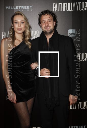 Amsterdam 19 december 2022
Premiere Faithfully Yours in Tuschinski
Loiza Lamers met partner Jelle Ploeg