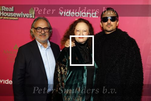 Amsterdam 22 november 2022
Presentatie Real Housewifes of Amsterdam in Hotel Krasnapolsky  van Videoland. Susanne Klibansky en Louis Klibansky met zijn ouders Leon Klibansky en Immechien Klibansky en broer Joseph Klibansky en partner Victoria Waldau