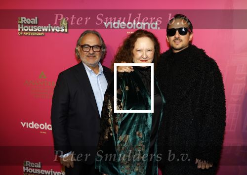 Amsterdam 22 november 2022
Presentatie Real Housewifes of Amsterdam in Hotel Krasnapolsky  van Videoland. Susanne Klibansky en Louis Klibansky met zijn ouders Leon Klibansky en Immechien Klibansky en broer Joseph Klibansky en partner Victoria Waldau