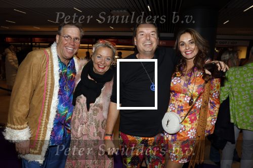Amsterdam 19 november 2022
Toppers in concert in deJohan Cruijff arena.
Marc Swanenburg met partner en ...